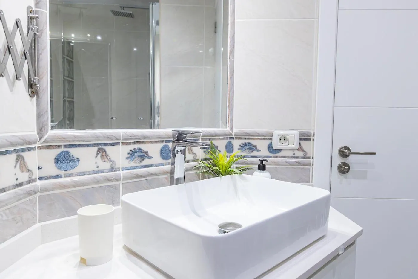 Apartment In Beachfront Complex In El Duque Area, Costa Adeje 0*, Costa Adeje (Tenerife) Spain
