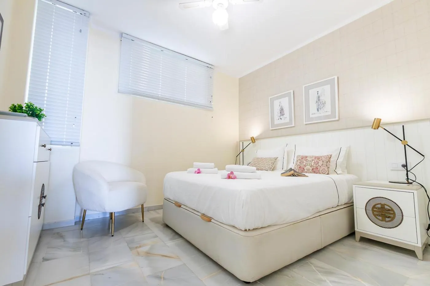 Apartment In Beachfront Complex In El Duque Area, Costa Adeje