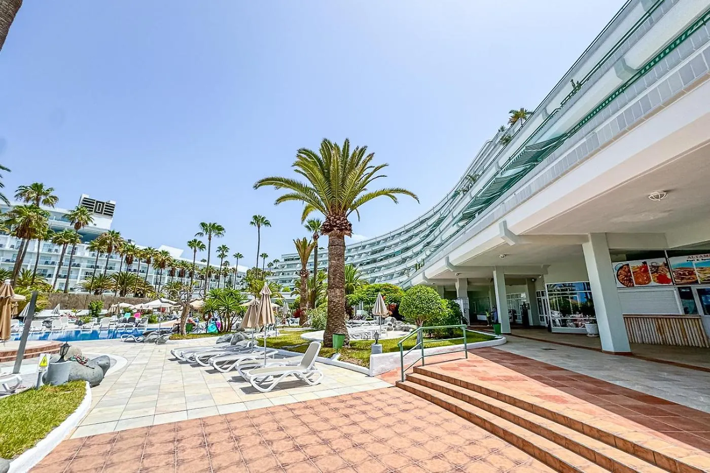 Apartment In Beachfront Complex In El Duque Area, Costa Adeje